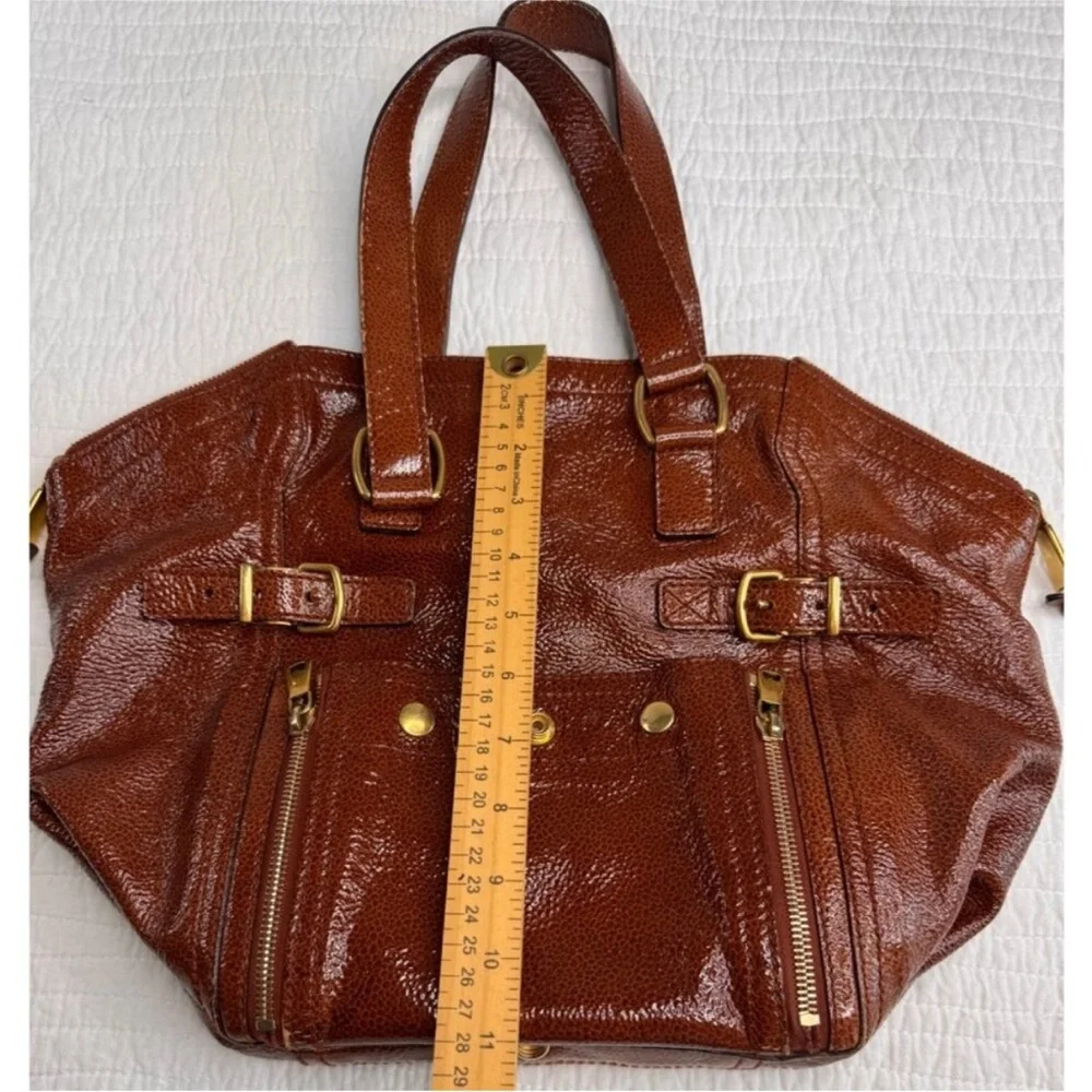 Yves Saint Laurent Downtown bag in brown patent leather - Picture 13 of 14